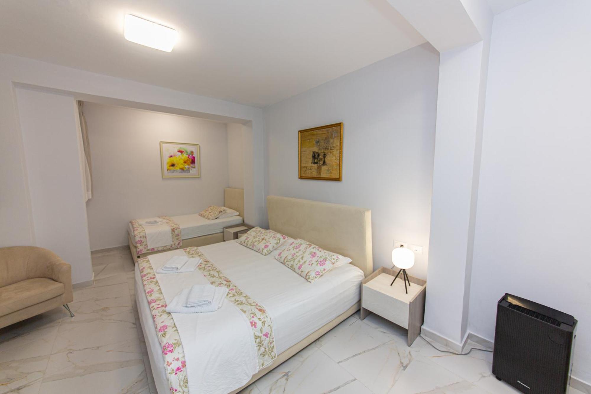 Luxury Villa 2 Vlore Bagian luar foto