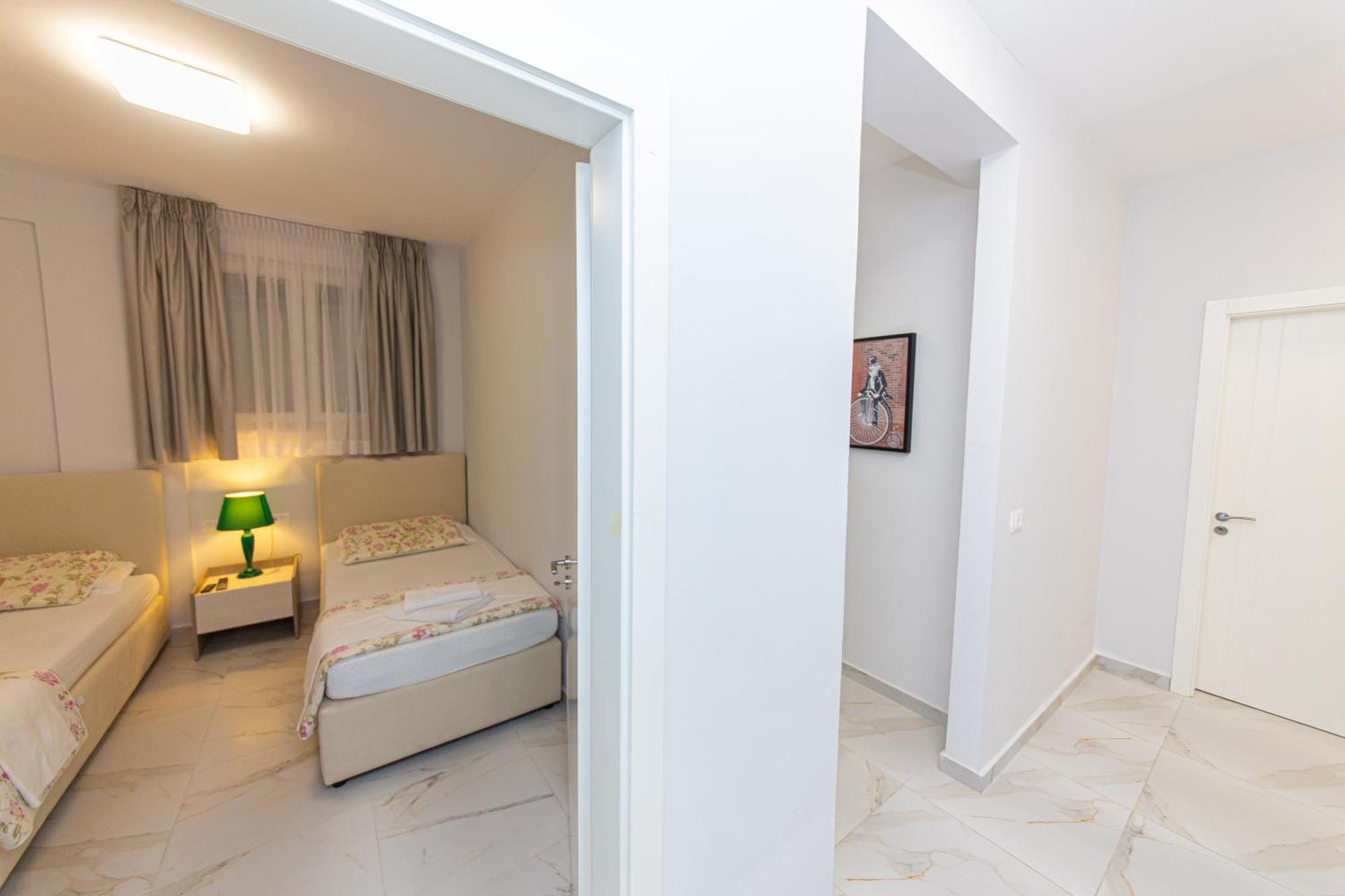 Luxury Villa 2 Vlore Bagian luar foto